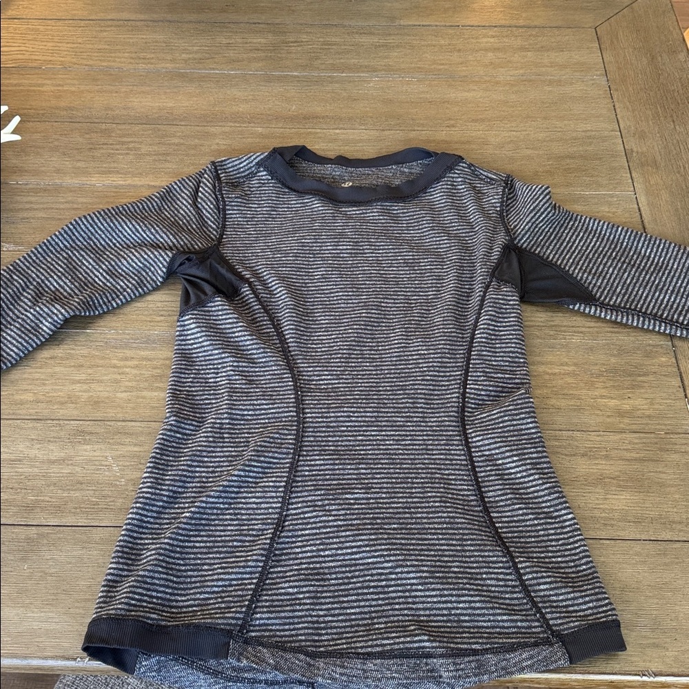 lululemon athletica Charcoal and Black Long Sleeve Top